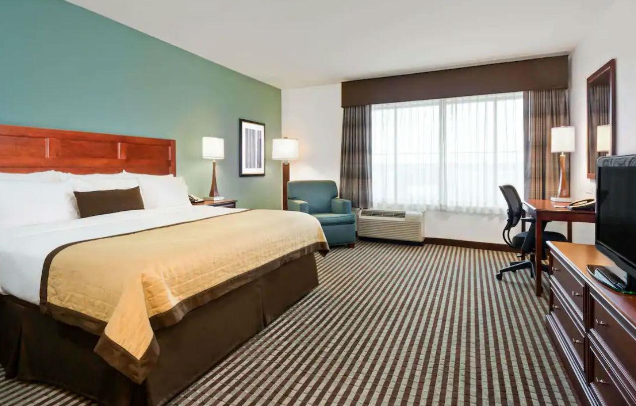 Baymont By Wyndham Denver International Airport Eksteriør billede