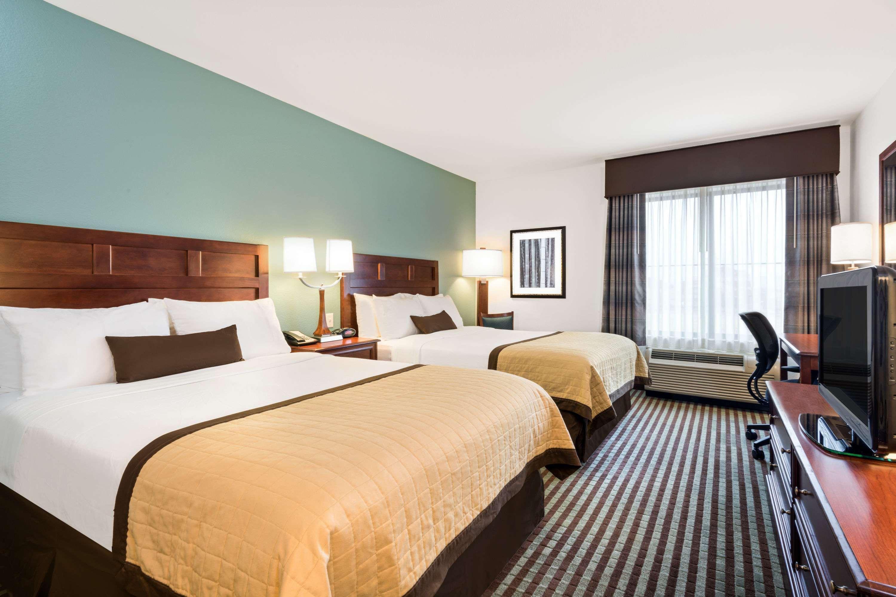 Baymont By Wyndham Denver International Airport Eksteriør billede