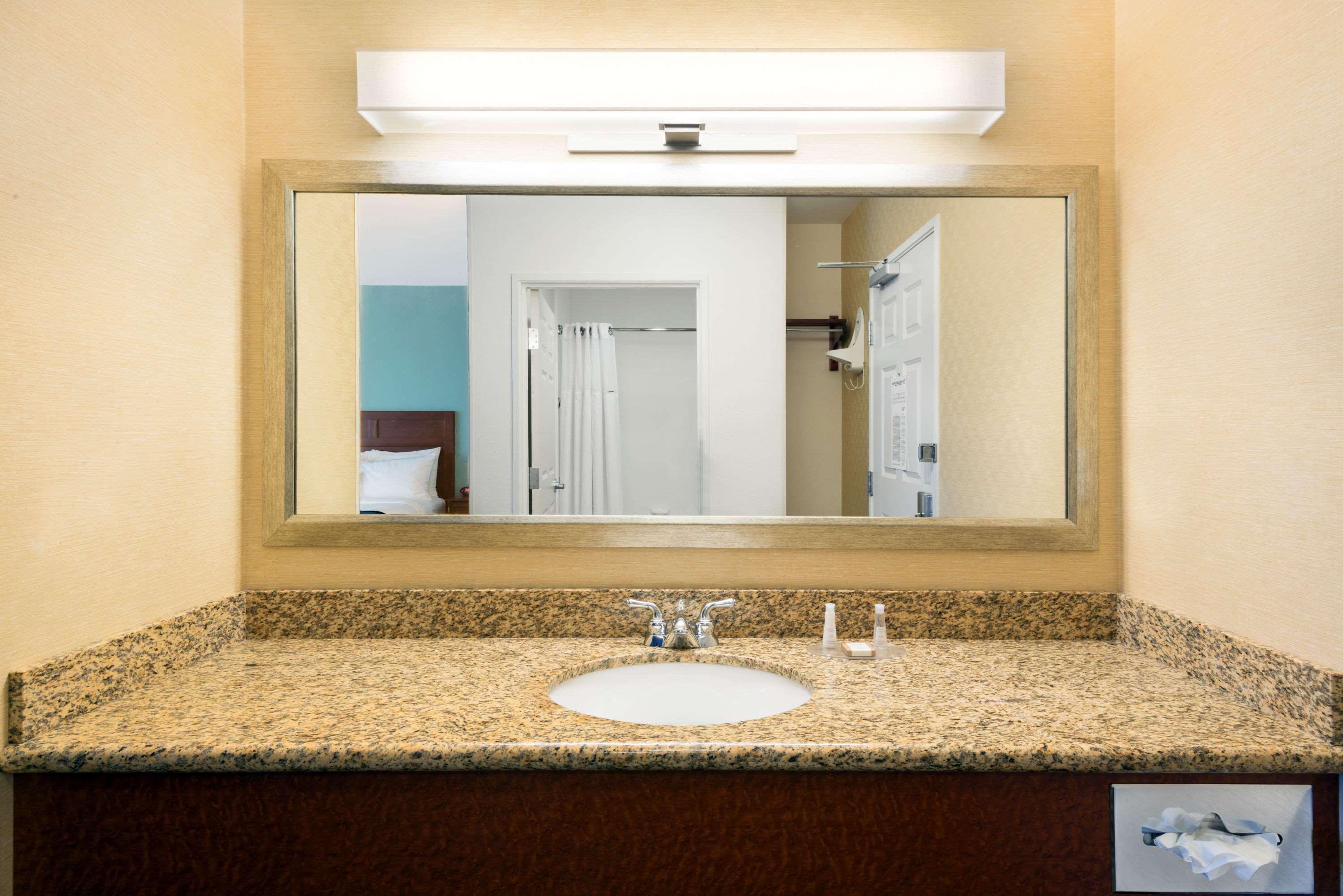 Baymont By Wyndham Denver International Airport Eksteriør billede