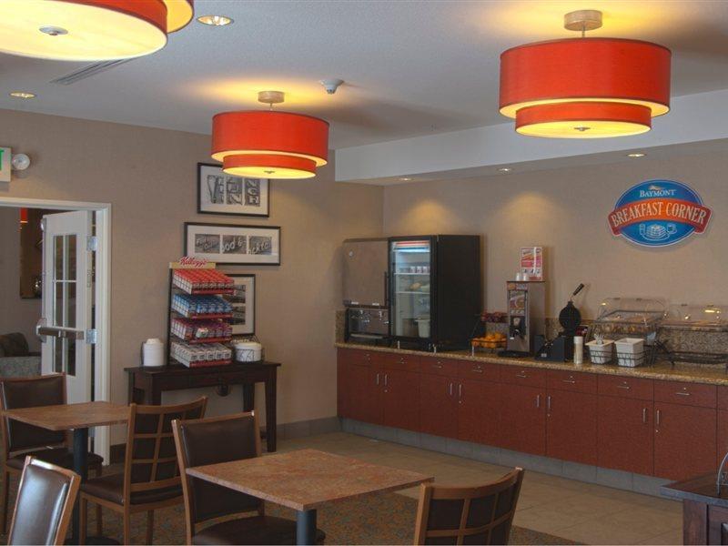 Baymont By Wyndham Denver International Airport Eksteriør billede