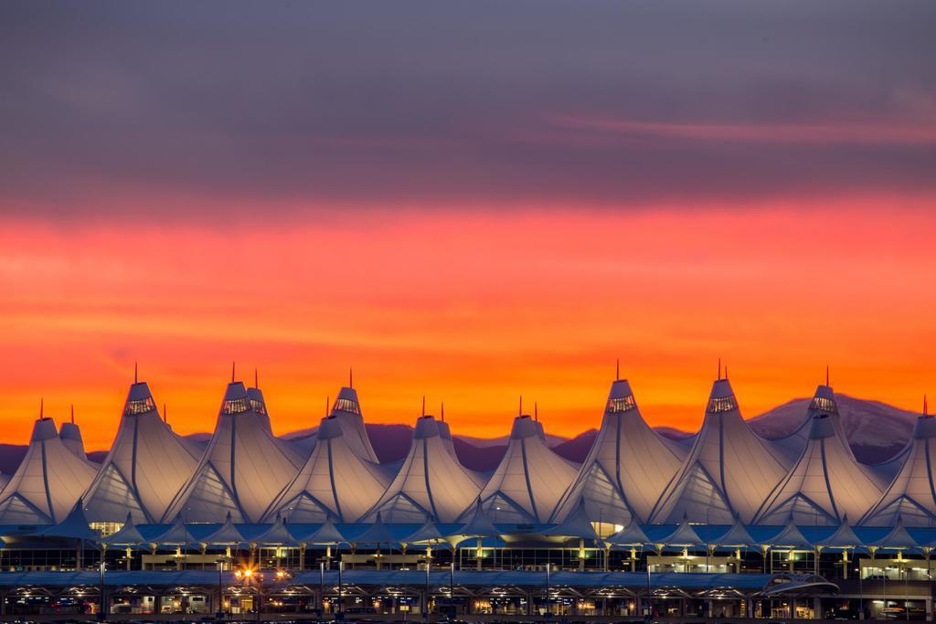 Baymont By Wyndham Denver International Airport Eksteriør billede